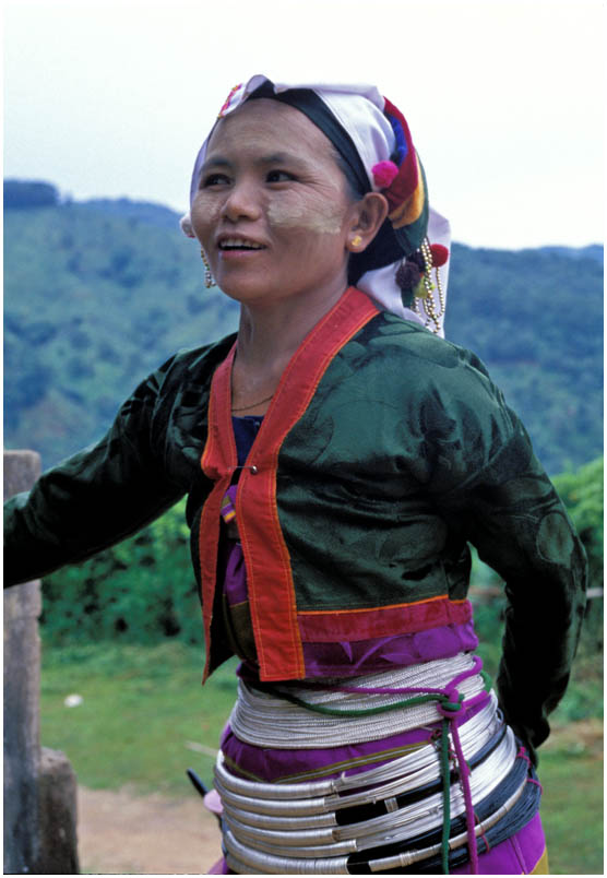 femme palaung ceinture en argent